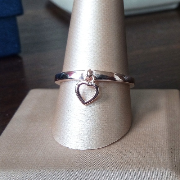 Heart Dangle Ring - Picture 3 of 3